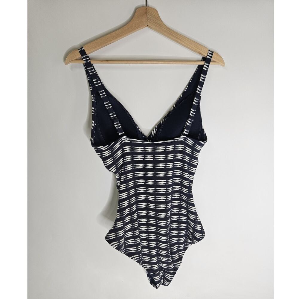 Nip Tuck Textired One Piece Swim Suit Size 8 Wome… - image 2